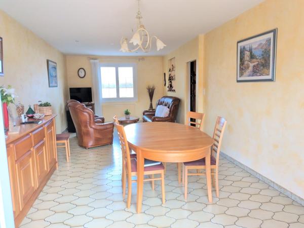 CHOLET Agréable maison 3 chambres en square