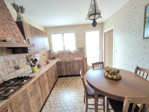 CHOLET Agréable maison 3 chambres en square