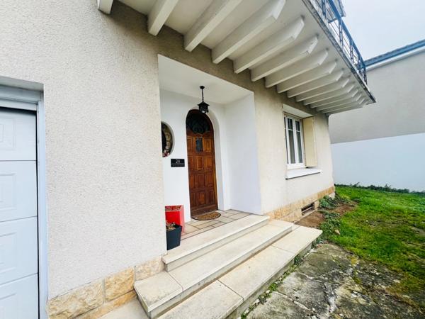 Maison familiale 140 m² – Centre-ville – Jardin, garage, dépendance