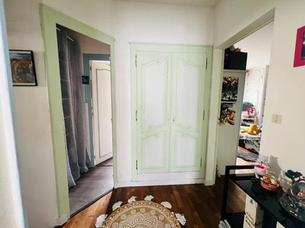 Maison familiale 140 m² – Centre-ville – Jardin, garage, dépendance