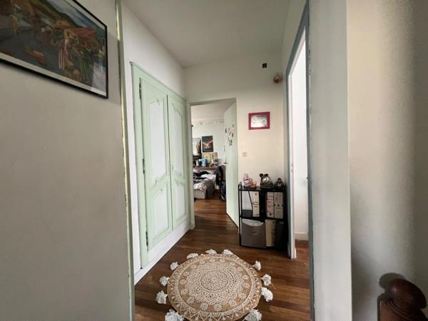 Maison familiale 140 m² – Centre-ville – Jardin, garage, dépendance