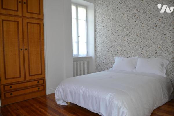 MAISON DE VILLAGE INDEPENDANTE EN PIERRE AVEC TERRAIN ATTENANT DE 460 m²