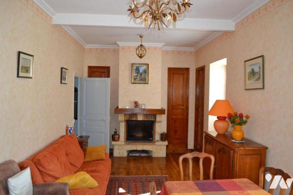 MAISON DE VILLAGE INDEPENDANTE EN PIERRE AVEC TERRAIN ATTENANT DE 460 m²