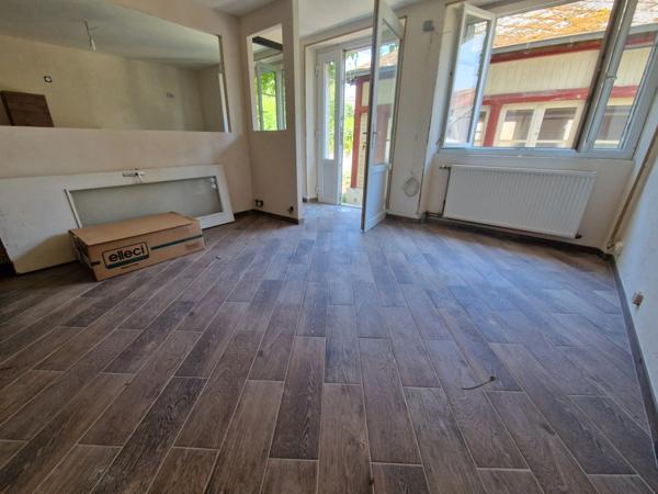 MAISON avec DEPENDANCE à vendre 3 pièces VITTEL (88) sur TERRAIN de 140 m²