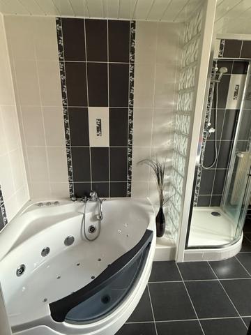 Maison à vendre 8 pièces proche de GRISY LES PLATRES (95)