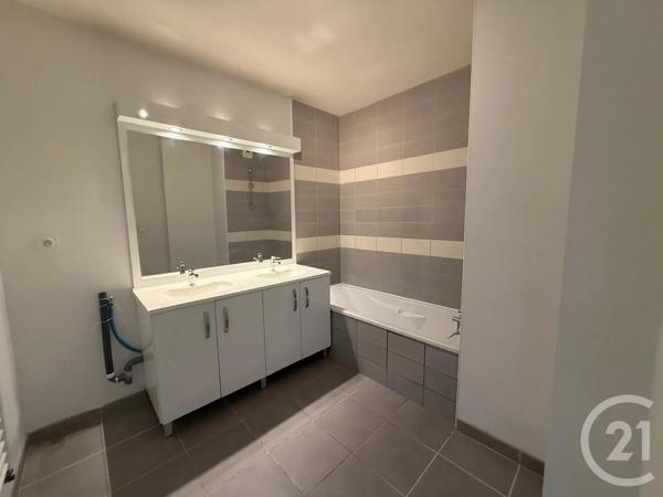Appartement F4 à vendre  4 pièces - 85,65 m 2   TARBES  - 65