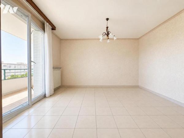 LA GARDE – T5 TRAVERSANT DE 94 m² AVEC TERRASSES ET CAVE