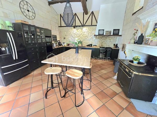 Corps de ferme de 379 m²