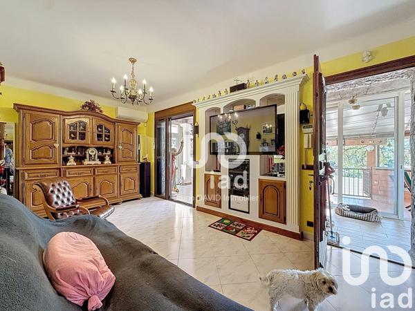 Maison 8 pièces de 207 m² à Hyères (83400)