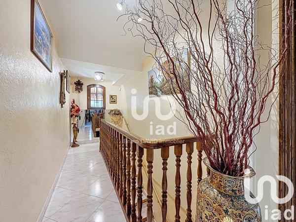 Maison 8 pièces de 207 m² à Hyères (83400)