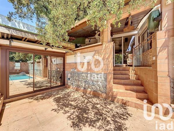 Maison 8 pièces de 207 m² à Hyères (83400)