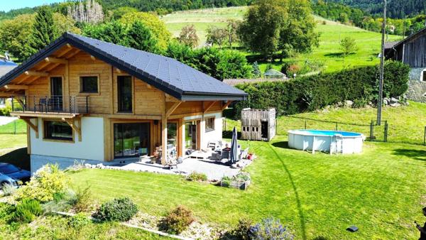 Chalet moderne et chaleureux  de 156 m² habitables sur 1330 m² de terrain