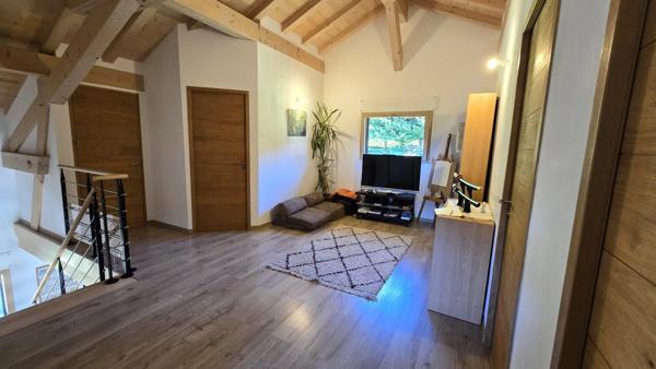 Chalet moderne et chaleureux  de 156 m² habitables sur 1330 m² de terrain