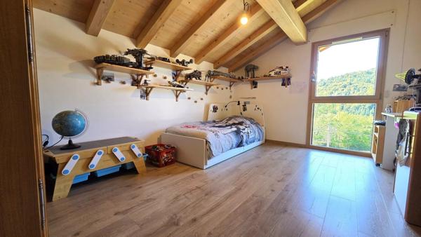 Chalet moderne et chaleureux  de 156 m² habitables sur 1330 m² de terrain