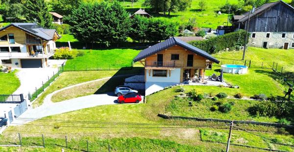 Chalet moderne et chaleureux  de 156 m² habitables sur 1330 m² de terrain