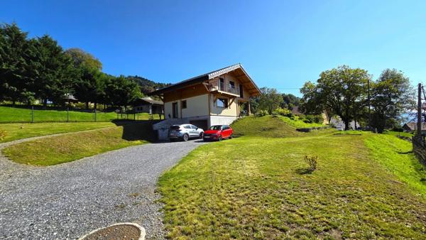 Chalet moderne et chaleureux  de 156 m² habitables sur 1330 m² de terrain
