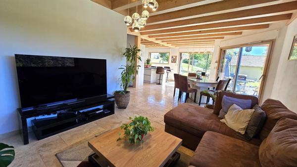 Chalet moderne et chaleureux  de 156 m² habitables sur 1330 m² de terrain