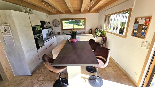 Chalet moderne et chaleureux  de 156 m² habitables sur 1330 m² de terrain