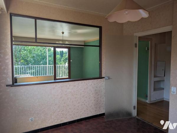 Appartement de type 3 p + cuisine + garage 