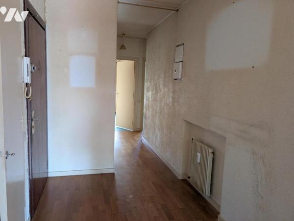Appartement de type 3 p + cuisine + garage 