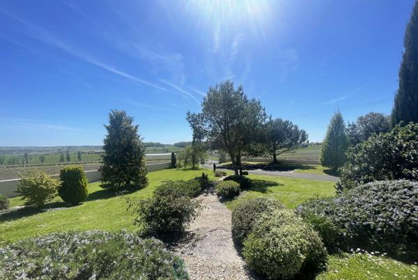 MAISON ET GITE IND. AVEC UN PARC ARBORE DE + DE 4 000 m²
