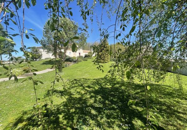 MAISON ET GITE IND. AVEC UN PARC ARBORE DE + DE 4 000 m²