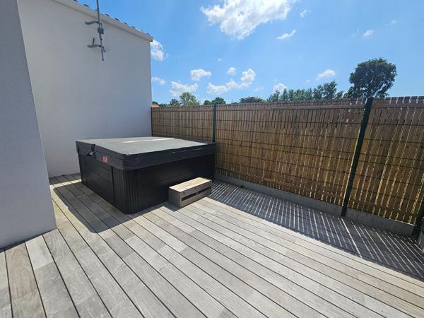 Maison à louer Saint Jean De Monts : 3 pièces, 66m² avec 2 chambre(s) à 880€ - AJP Immobilier St-Gilles-Croix-de-Vie