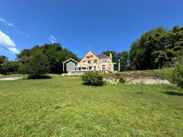 Maison - 11 pièces -  298m2