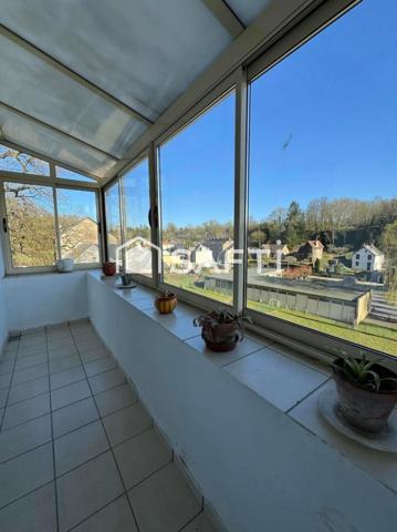 Maison - 11 pièces -  298m2