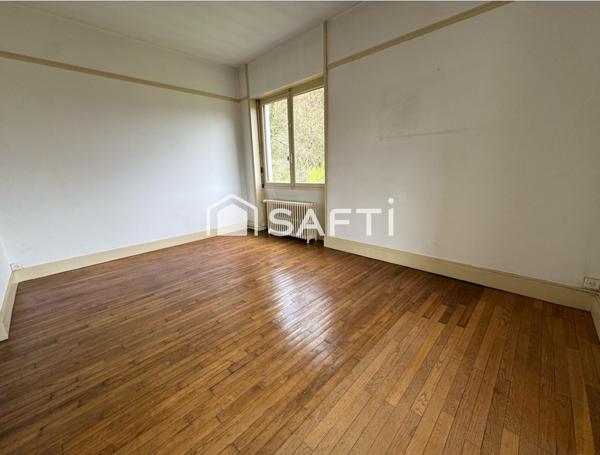 Maison - 11 pièces -  298m2