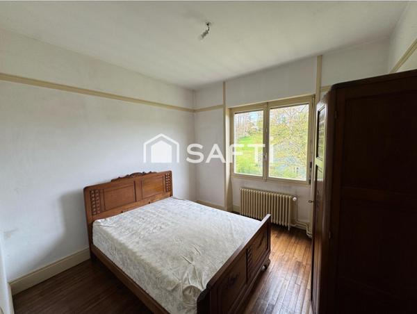 Maison - 11 pièces -  298m2