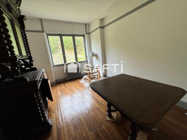Maison - 11 pièces -  298m2
