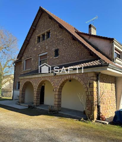 Maison - 11 pièces -  298m2