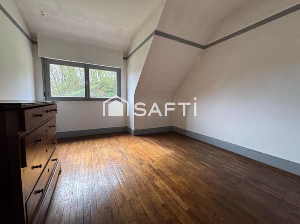 Maison - 11 pièces -  298m2