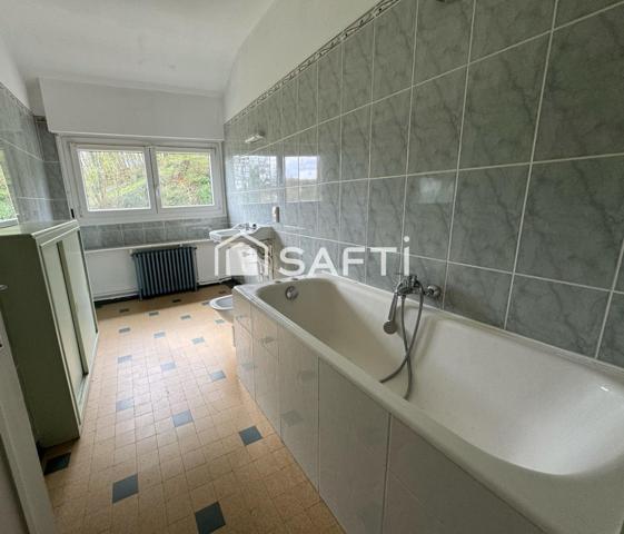 Maison - 11 pièces -  298m2