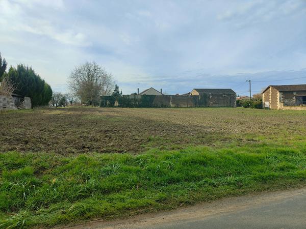 86110 THURAGEAU Terrain Thurageau 1870 m2