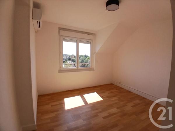 Immeuble à vendre  280 m 2   NERIS LES BAINS  - 03