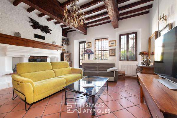 Maison de caractère avec studio en coeur de village, entre CASTRES et REVEL