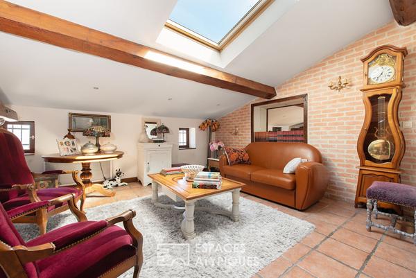 Maison de caractère avec studio en coeur de village, entre CASTRES et REVEL