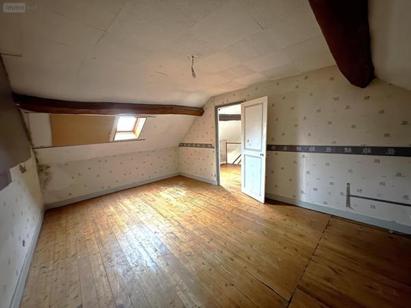 Maison de ville à vendre à Les Villages-Vovéens dans l'Eure-et-Loir (28150), ref : 73   
Centre-ville