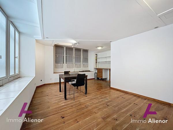 Local commercial Quartier Capucins 66,5 m² en rdc