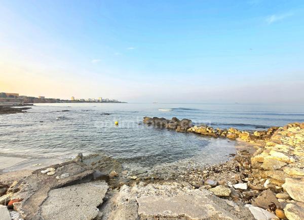 Maison à vendre à Port-de-Bouc 13 "Bottaï"– Villa 3 chambres – Bord de mer – Jardin piscinable – DPE B
