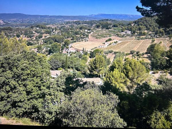 Villa 100 m² plus 78 m² atelier/ cellier, nichée sur les hauteurs du Beausset