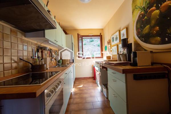 Villa 100 m² plus 78 m² atelier/ cellier, nichée sur les hauteurs du Beausset