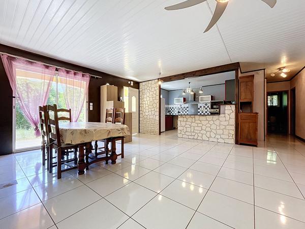 Ardèche : Maison familiale de 175 m², 6 chambres & terrain piscinable