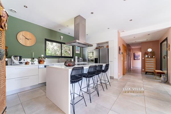 Superbe propriété contemporaine de plain-pied - Pic Saint-Loup.
