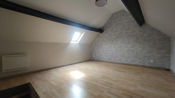 A 5 MN DE BEAUVAIS, MAGNIFIQUE LONGERE RENOVEE CLASSEE EN "C" DE 86 M² HABITABLE SUR 400 M² CLOS SANS VIS A V Goincourt (60000)