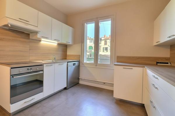 Coup de cœur – Appartement traversant beaux volumes et parquets massifs