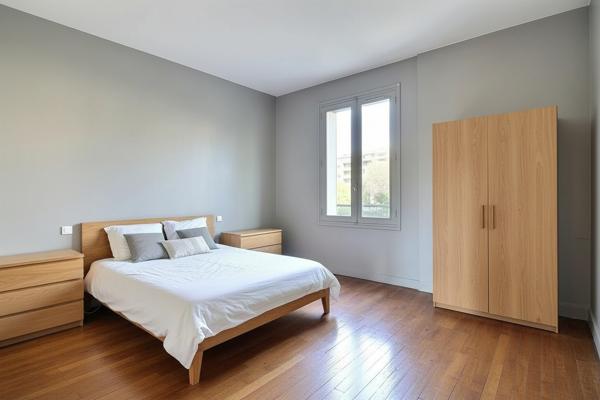 Coup de cœur – Appartement traversant beaux volumes et parquets massifs