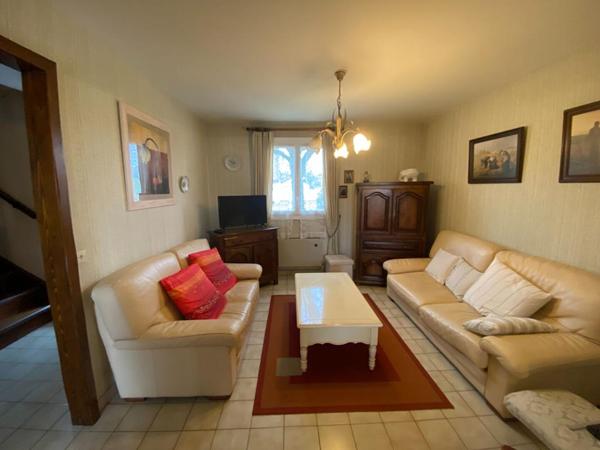 Charmante maison familiale T4 avec jardin et garage Quartier calme et recherché dans Oloron-Sainte-Marie